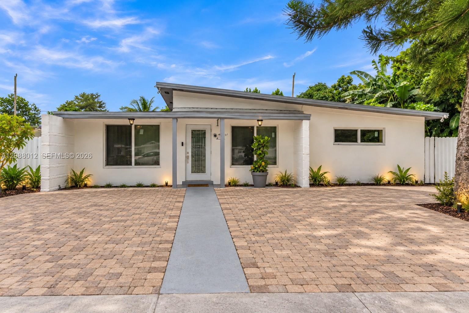 12501 NW 22nd Ave — Photo 2