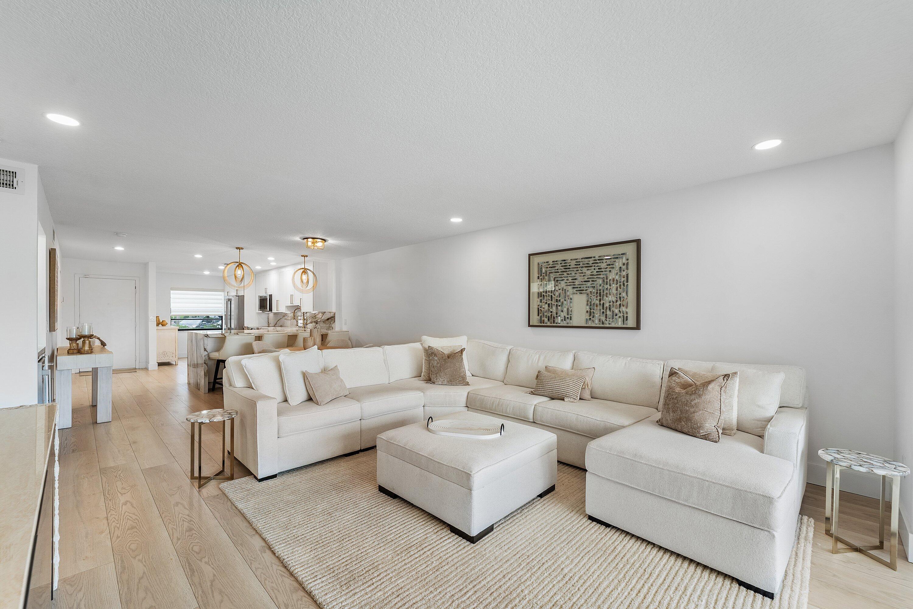 11 SOUTHPORT Lane # E — Photo 2