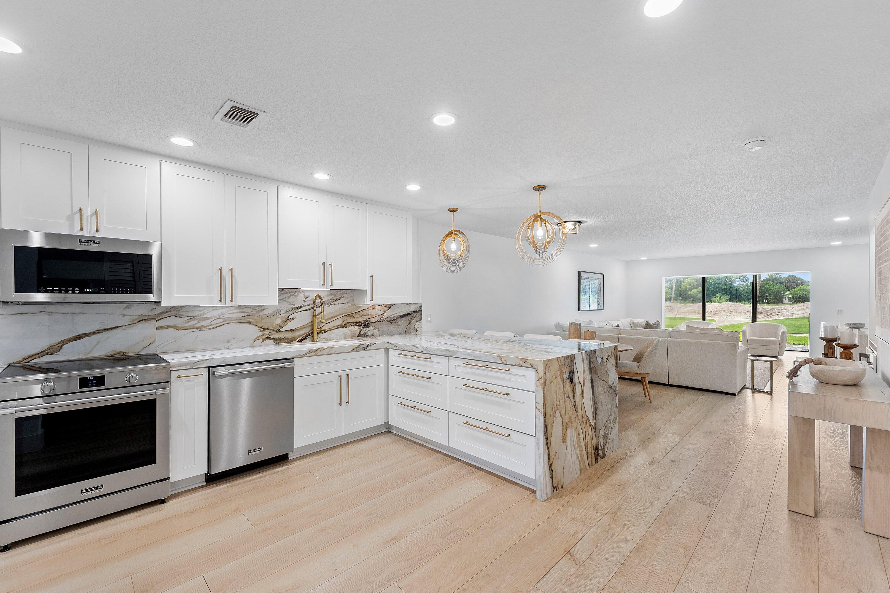 11 SOUTHPORT Lane # E, Boynton Beach FL 33436
