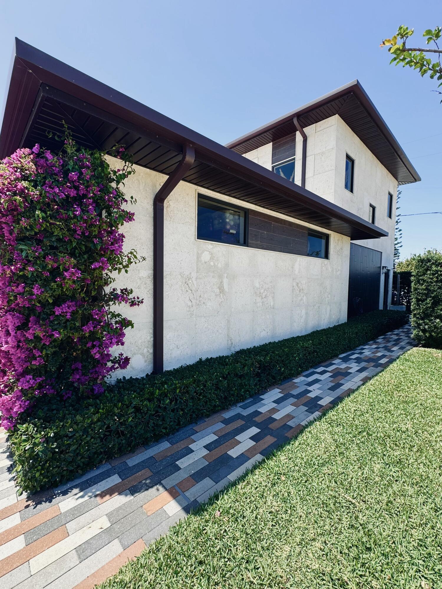 301 Palmetto Street — Photo 2