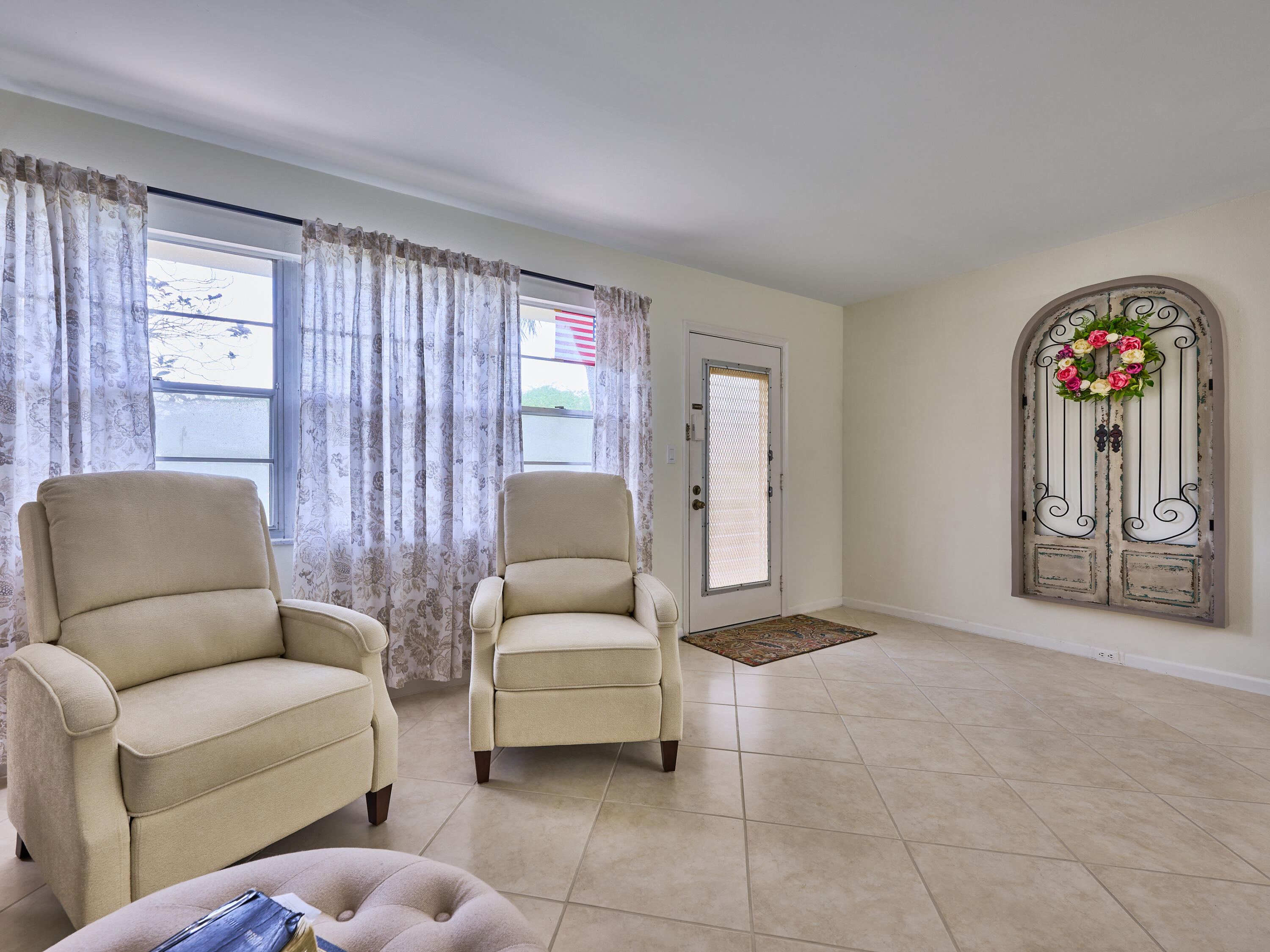 2904 VICTORIA Place # H1 — Photo 4