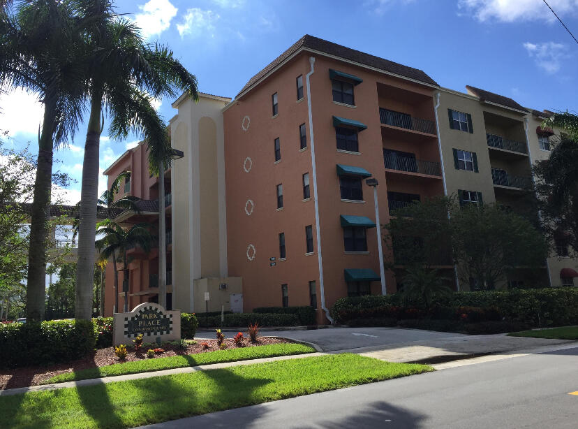 1610 Presidential Way # 305, West Palm Beach FL 33401