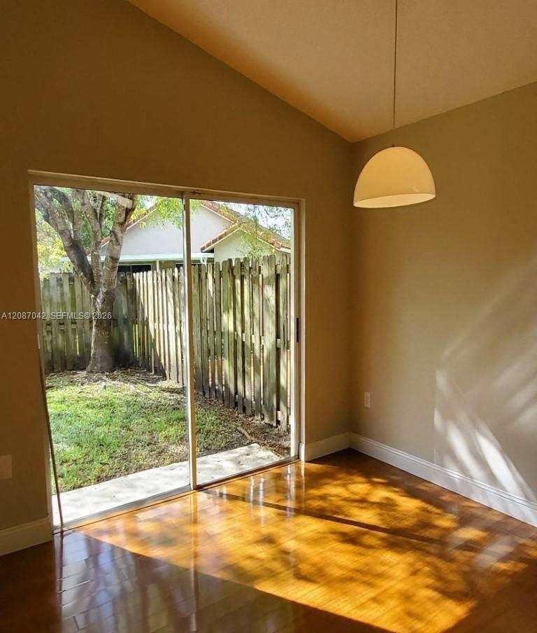 17655 SW 146th Ct — Photo 3