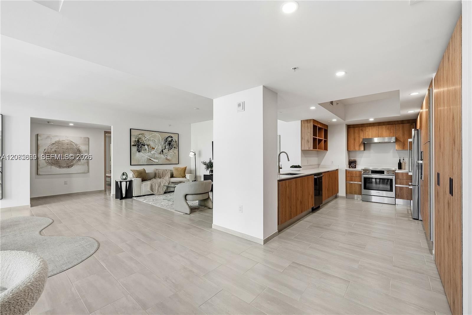 10281 W Bay Harbor Dr # 304 — Photo 2