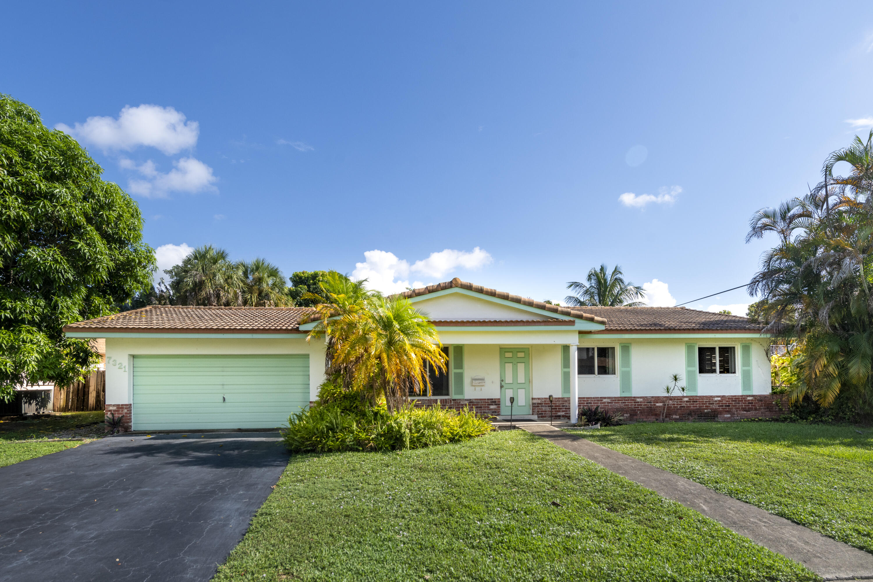 7321 NW 14th Street, Plantation FL 33313