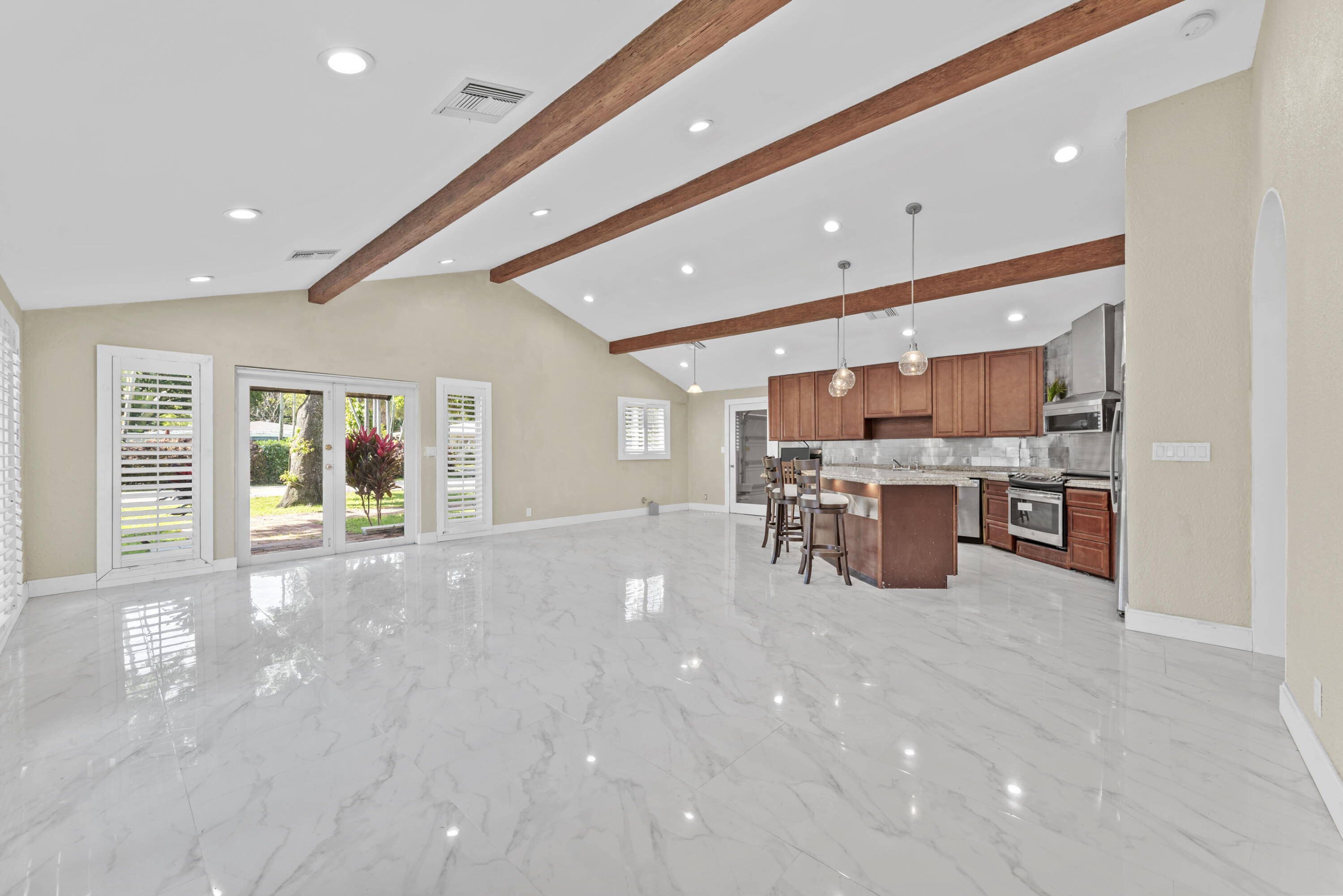1255 SW 15TH Avenue — Photo 3