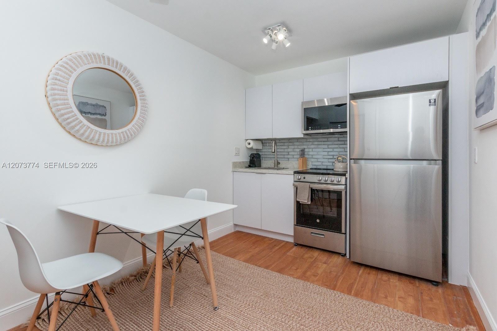 6509 NE 5th Ave — Photo 4