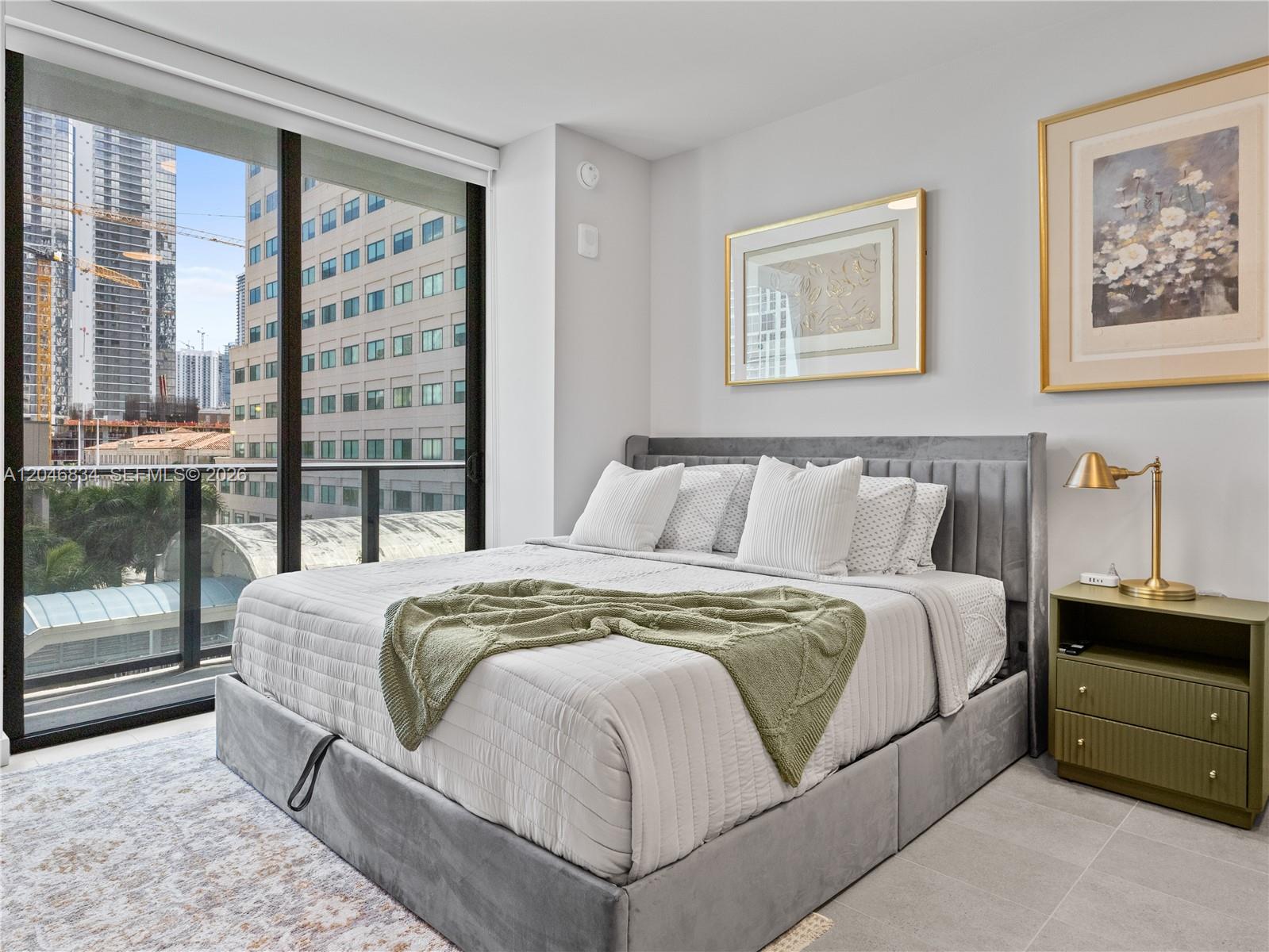 121 NE 5th St # 504, Miami FL 33132
