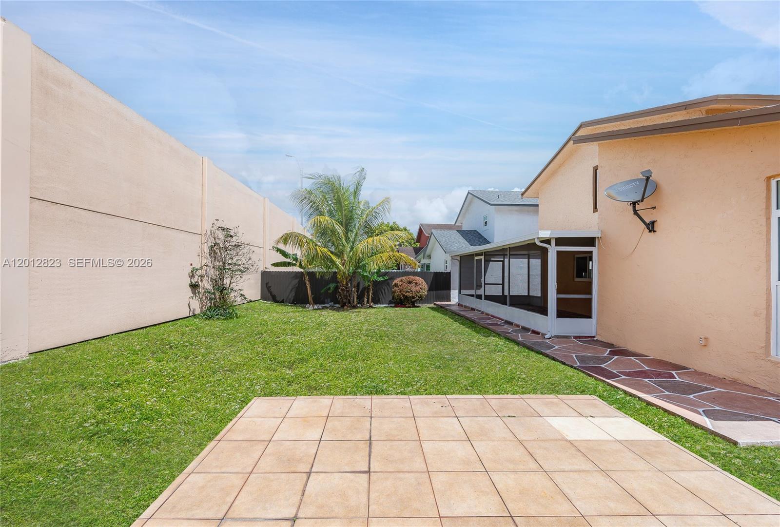 1007 NW 106th Ave Cir — Photo 3