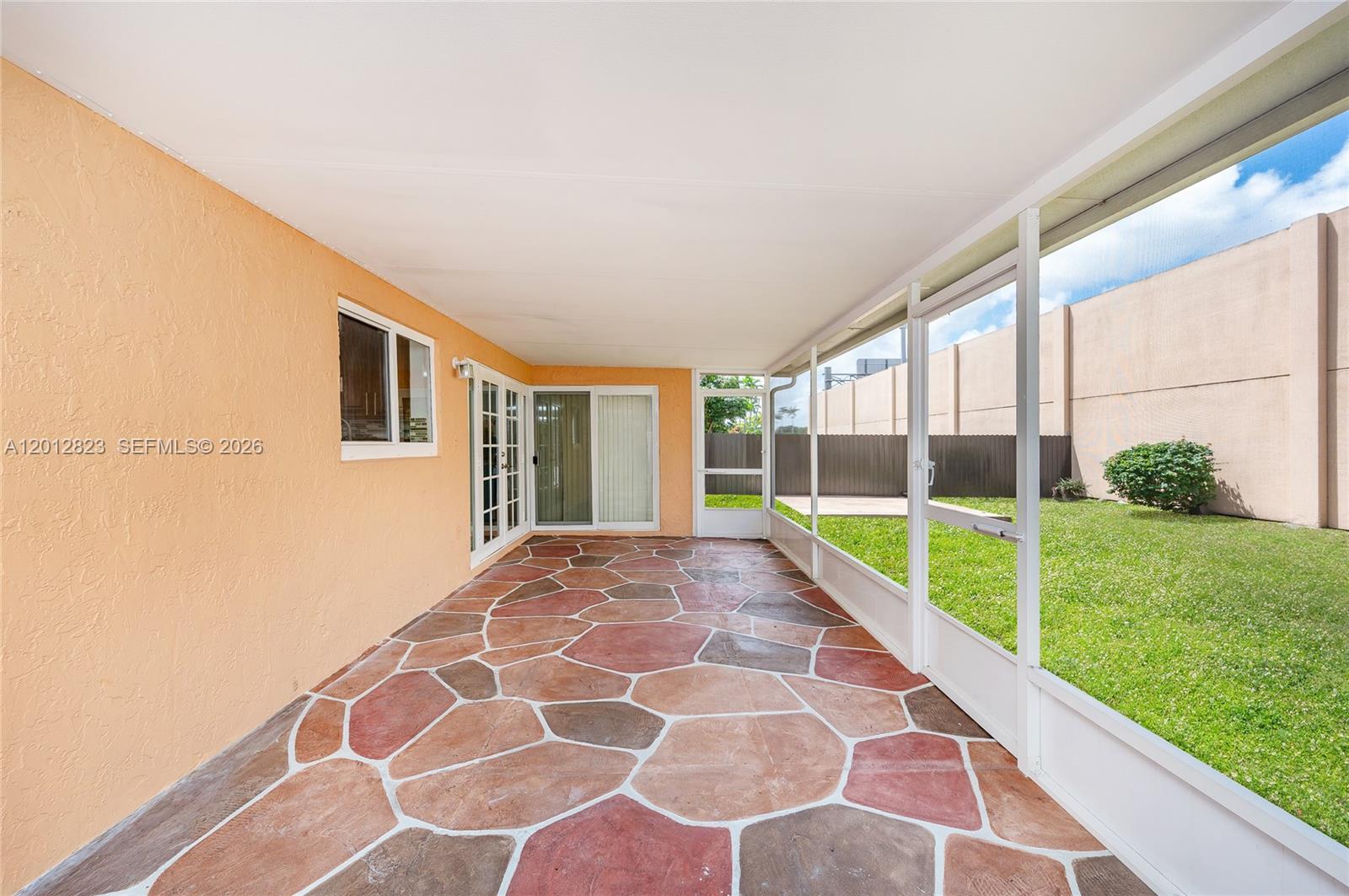 1007 NW 106th Ave Cir — Photo 5