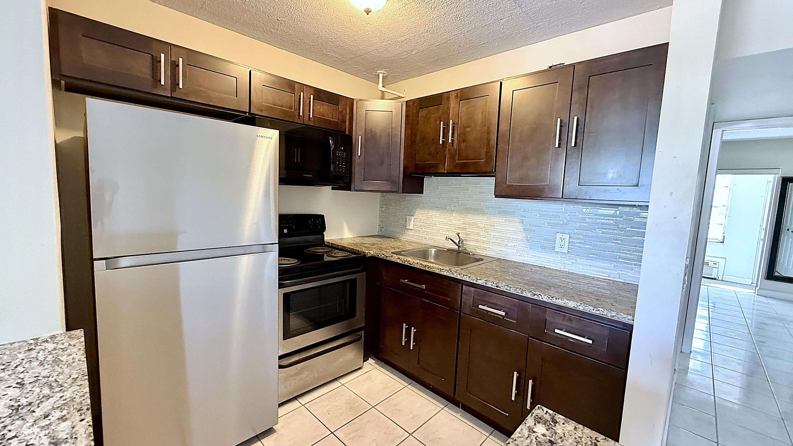 79 Lyndhurst D — Photo 5