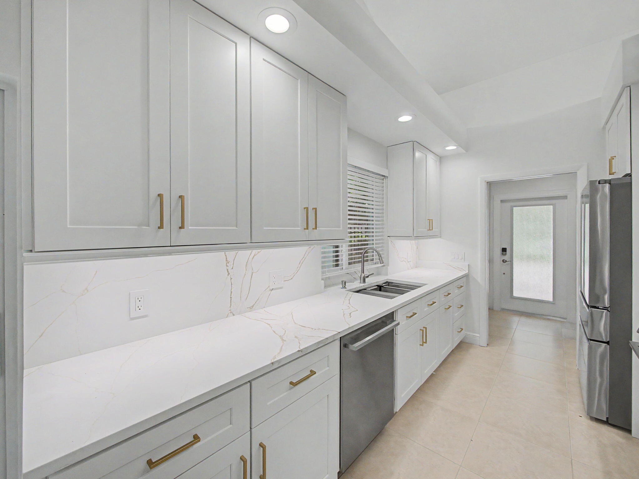 303 LEEWARD Drive — Photo 4