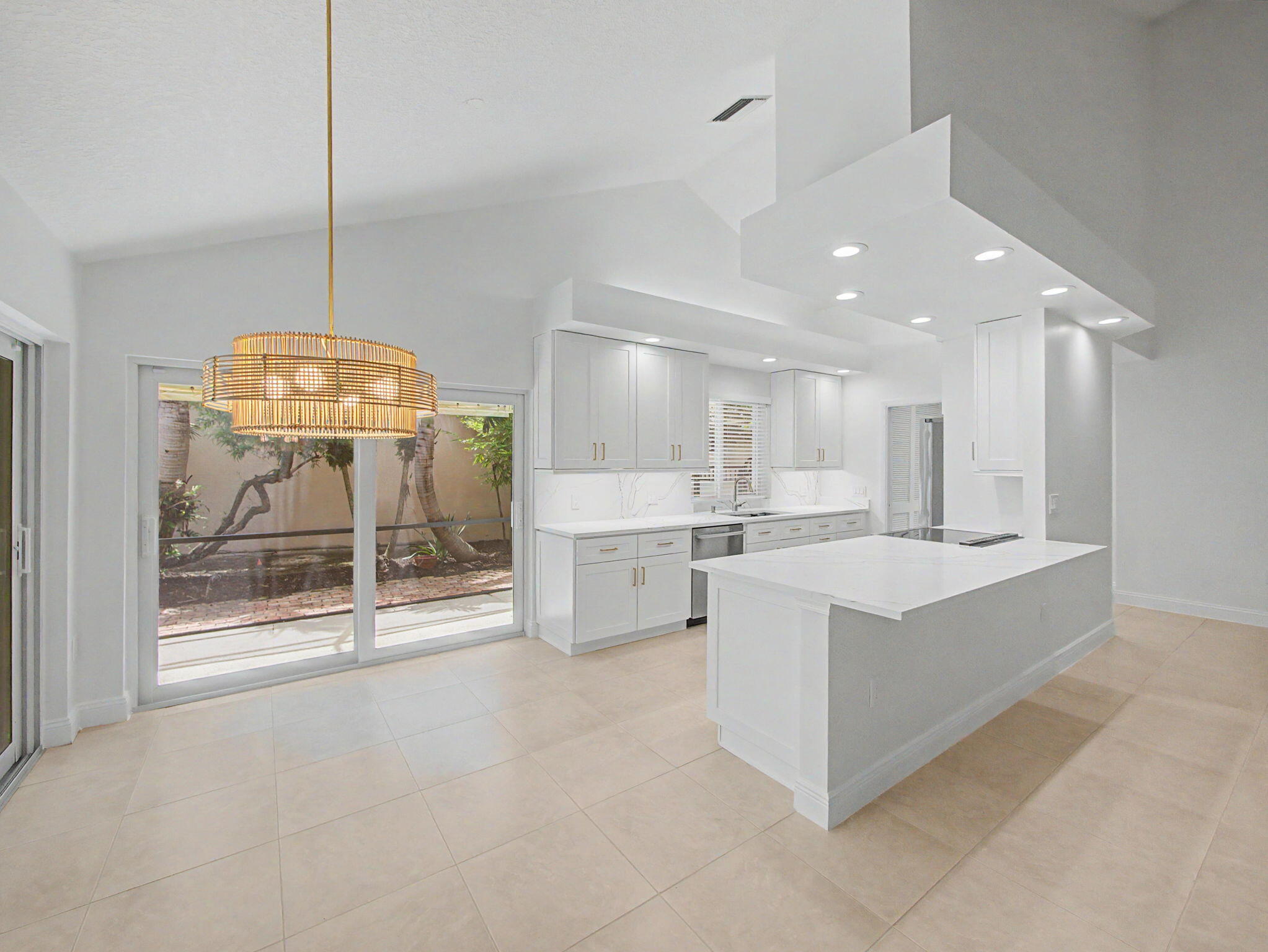 303 LEEWARD Drive — Photo 3