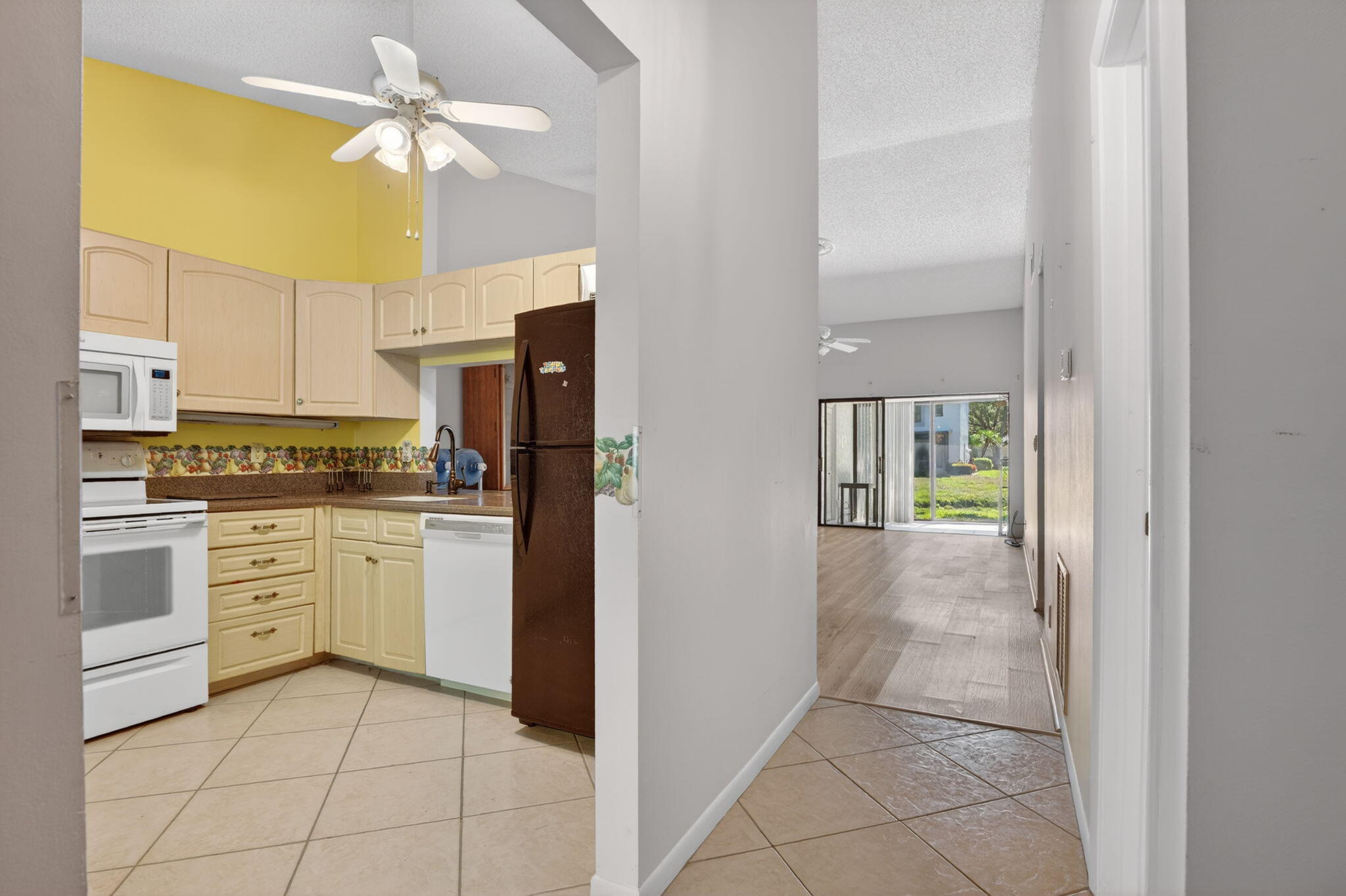 3210 S Carambola Cir Circle S — Photo 4