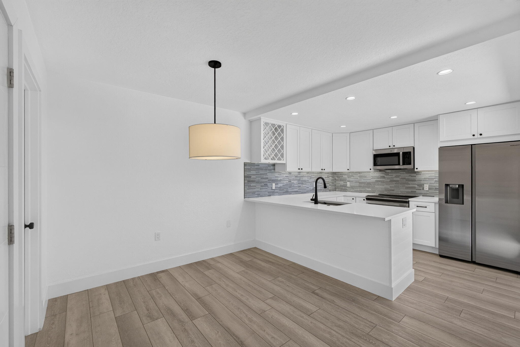 2101 21st Way — Photo 3