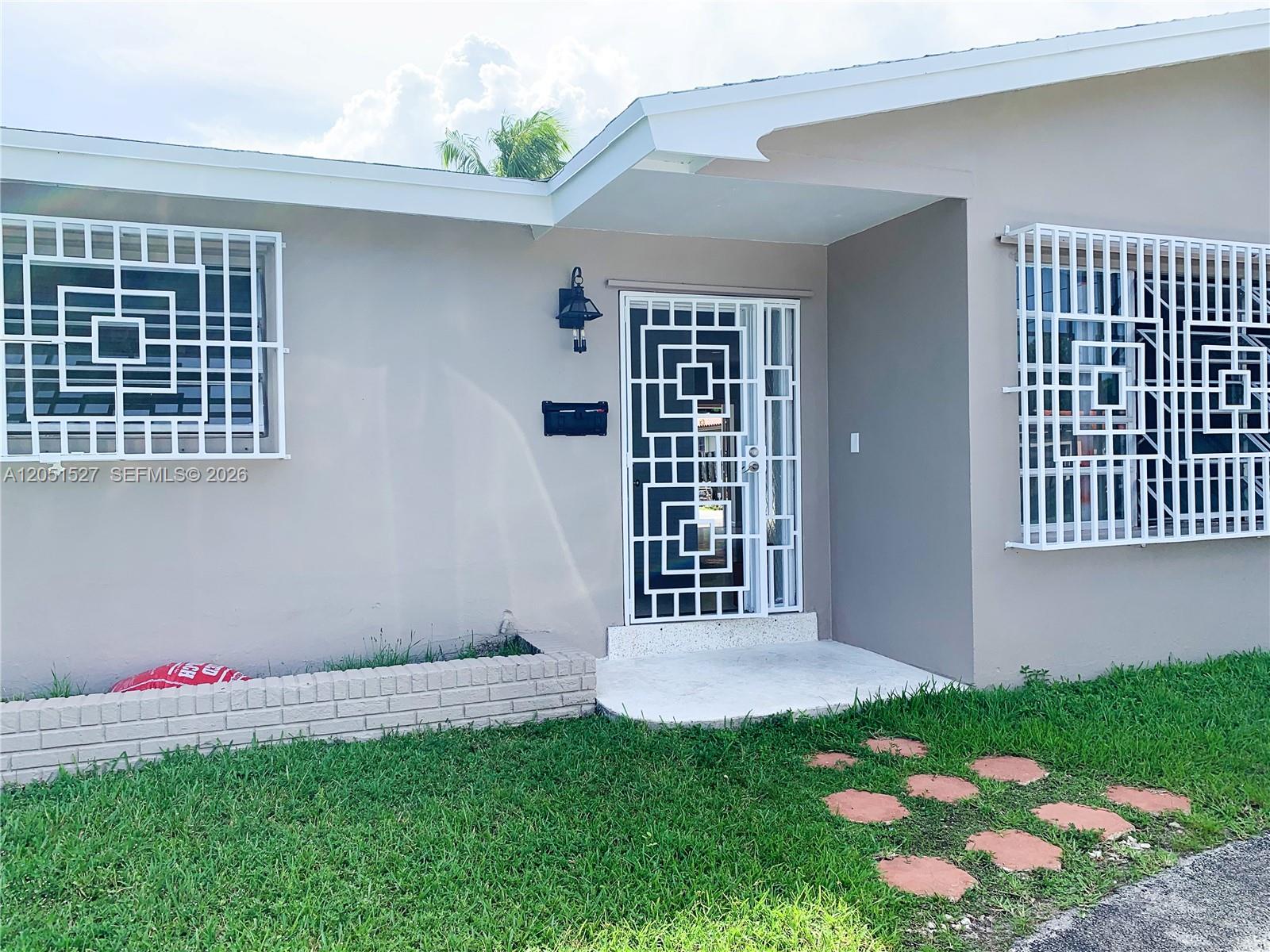 1820 SW 98th Ct, Miami FL 33165