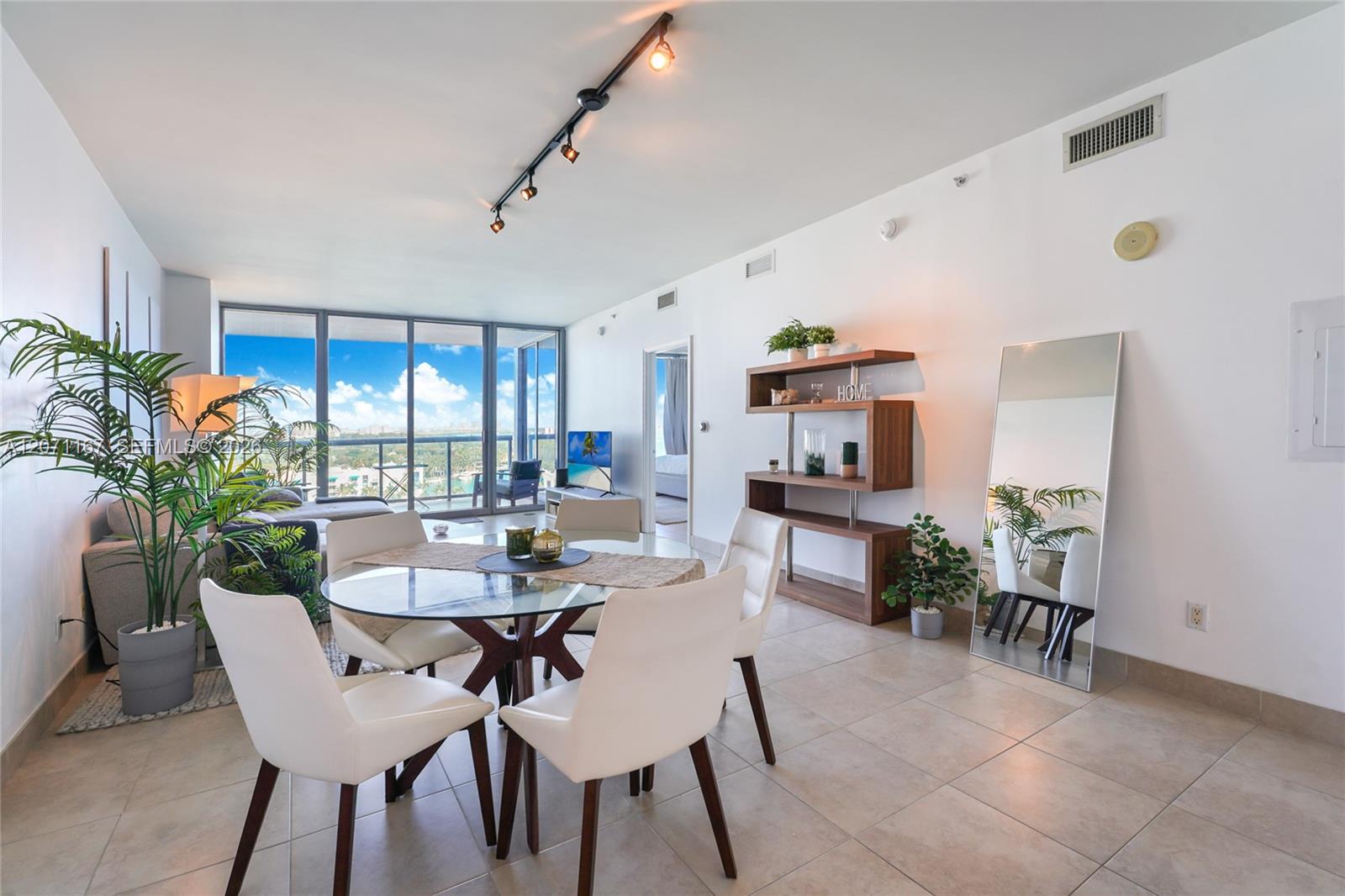 601 NE 36th St # 1106 View 3