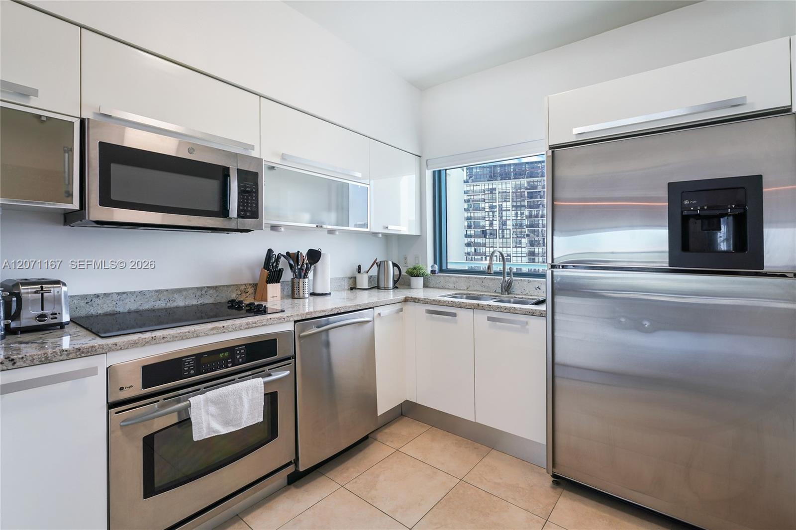 601 NE 36th St # 1106 View 5
