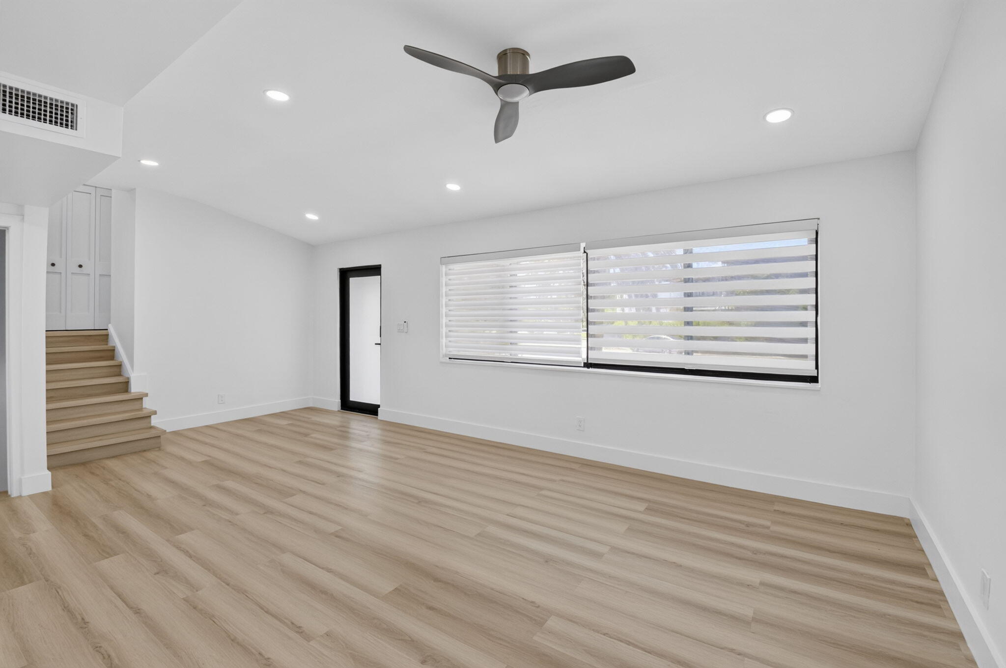 401 NE 15TH Terrace — Photo 3