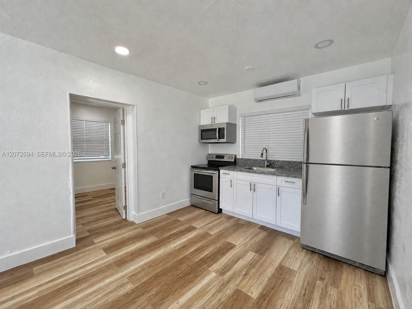 12906 NE 6th Ave # 6 — Photo 3
