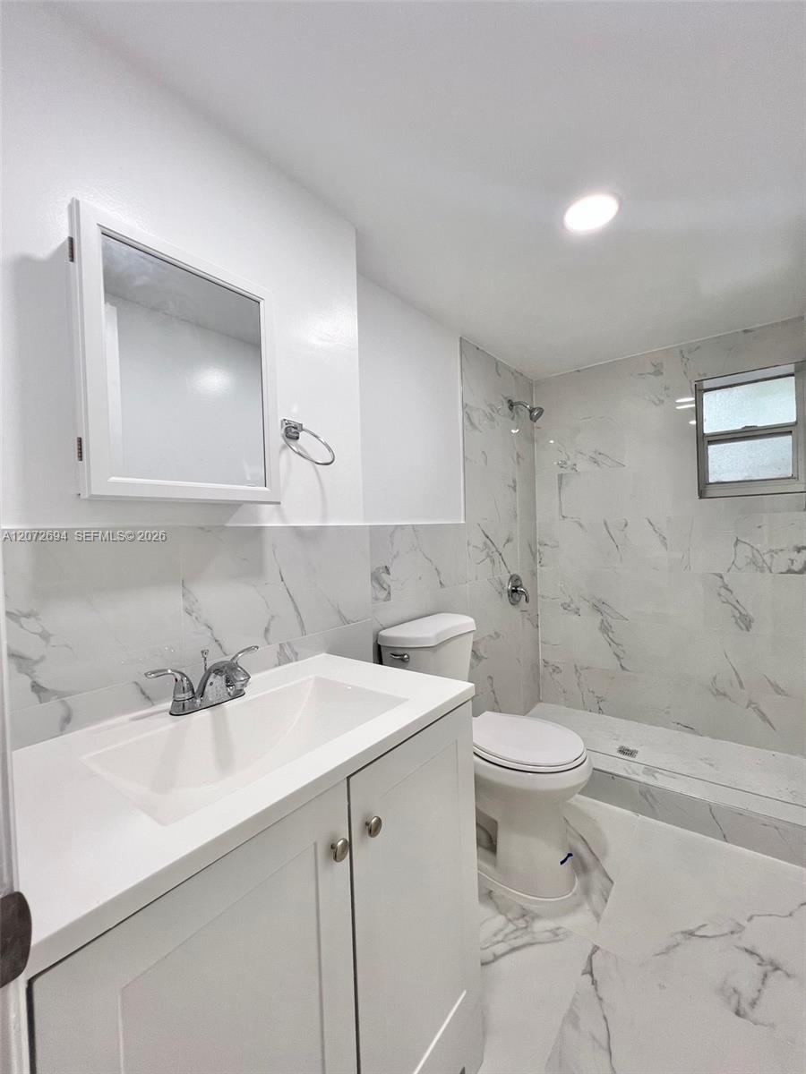 12906 NE 6th Ave # 6 — Photo 4