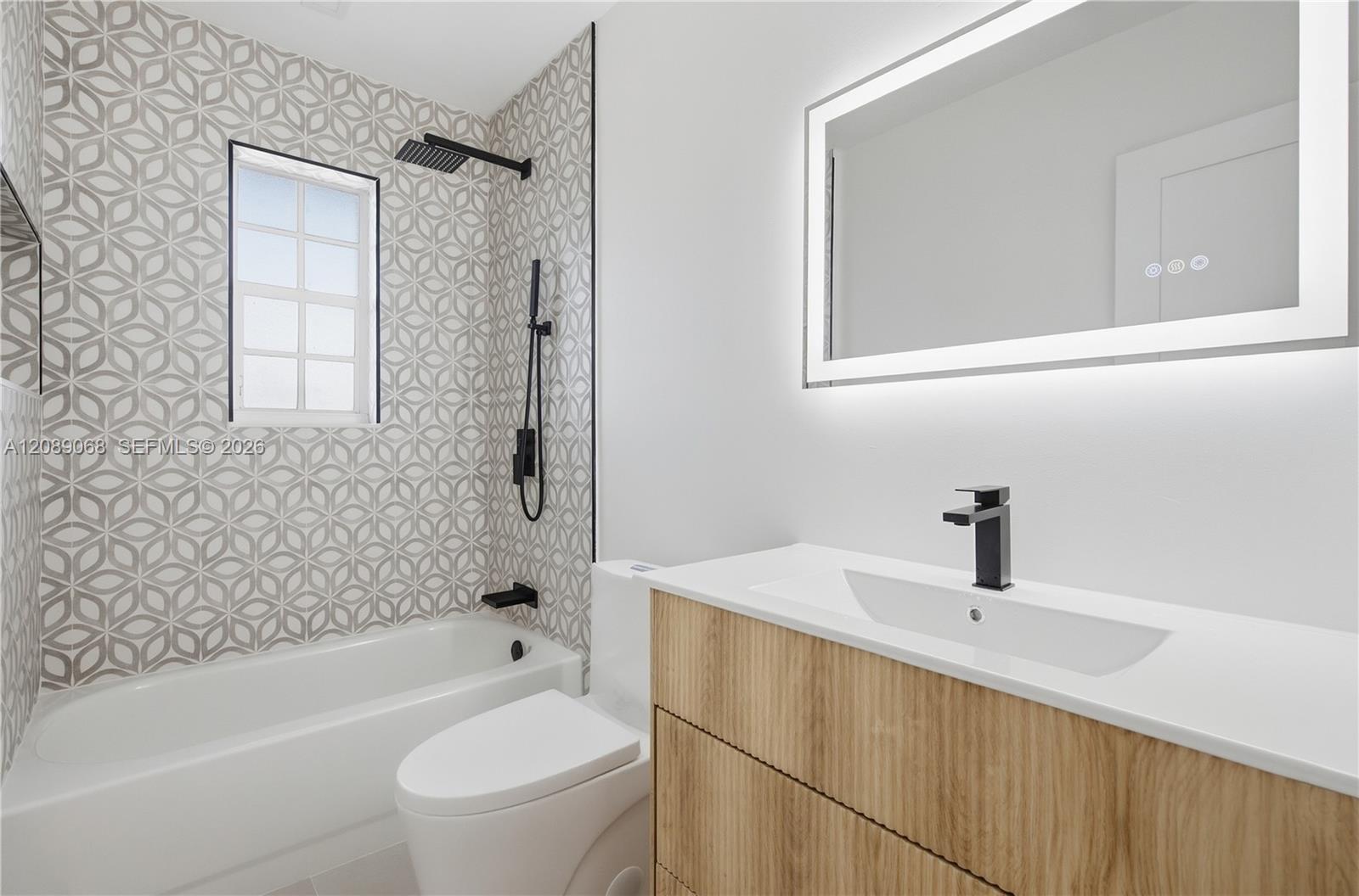 16010 SW 100th Ct — Photo 3