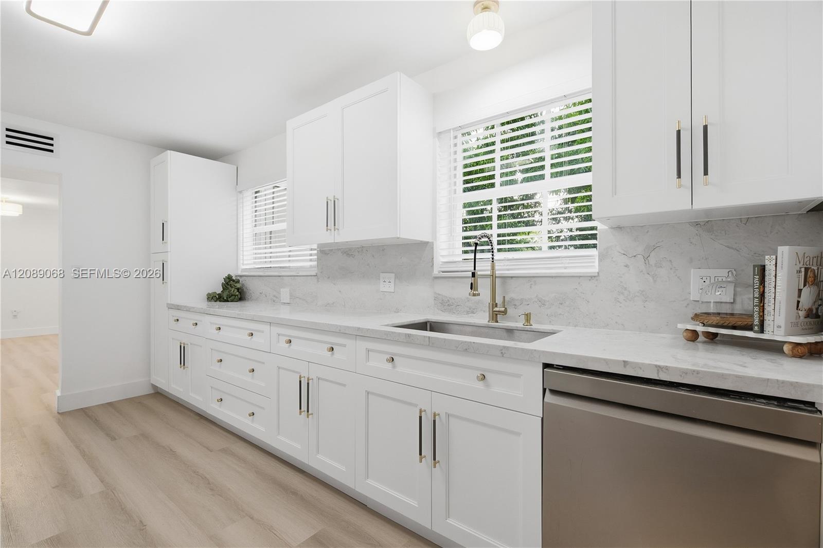 16010 SW 100th Ct — Photo 4