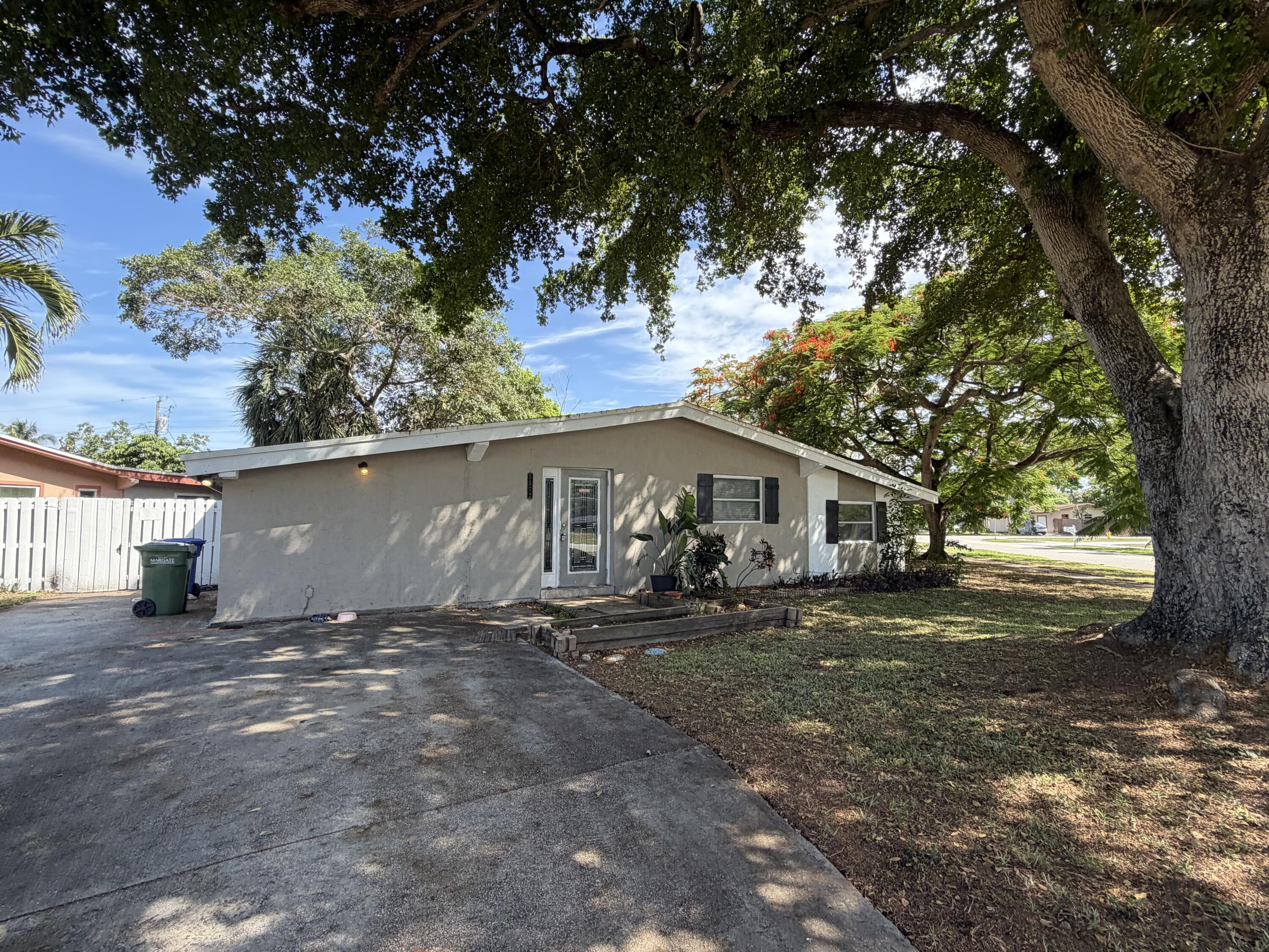 5572 SW 6th Court, Margate FL 33068