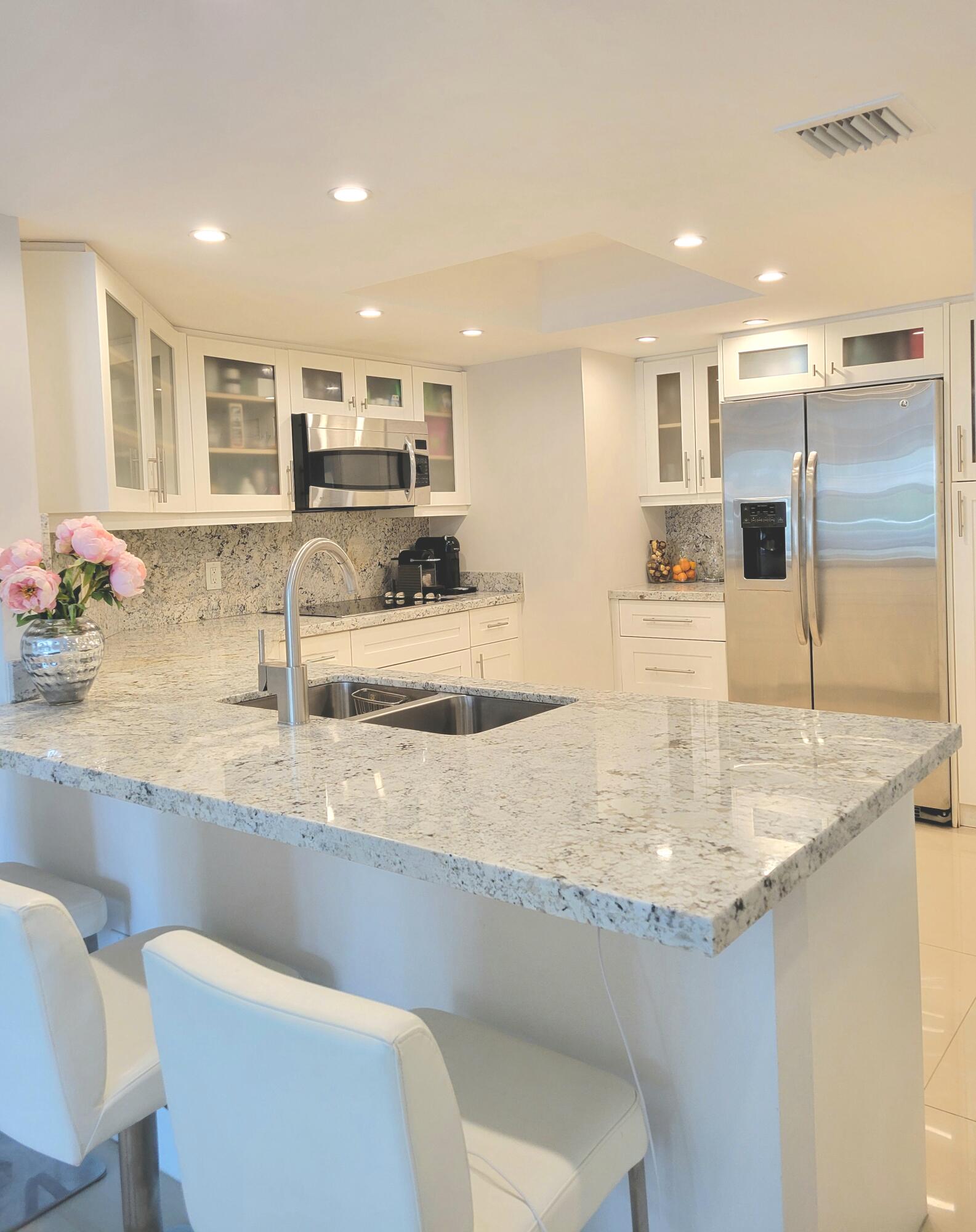3000 E SUNRISE Boulevard # 2B — Photo 2