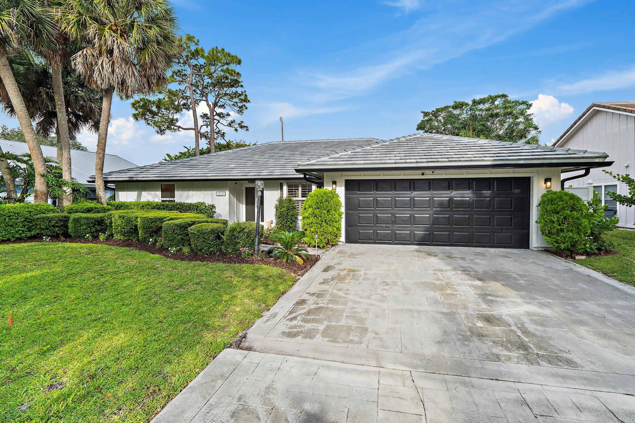 18169 Lake Bend Drive, Jupiter FL 33458