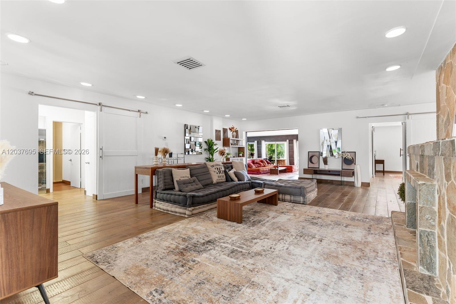 8220 Hawthorne Ave View 11