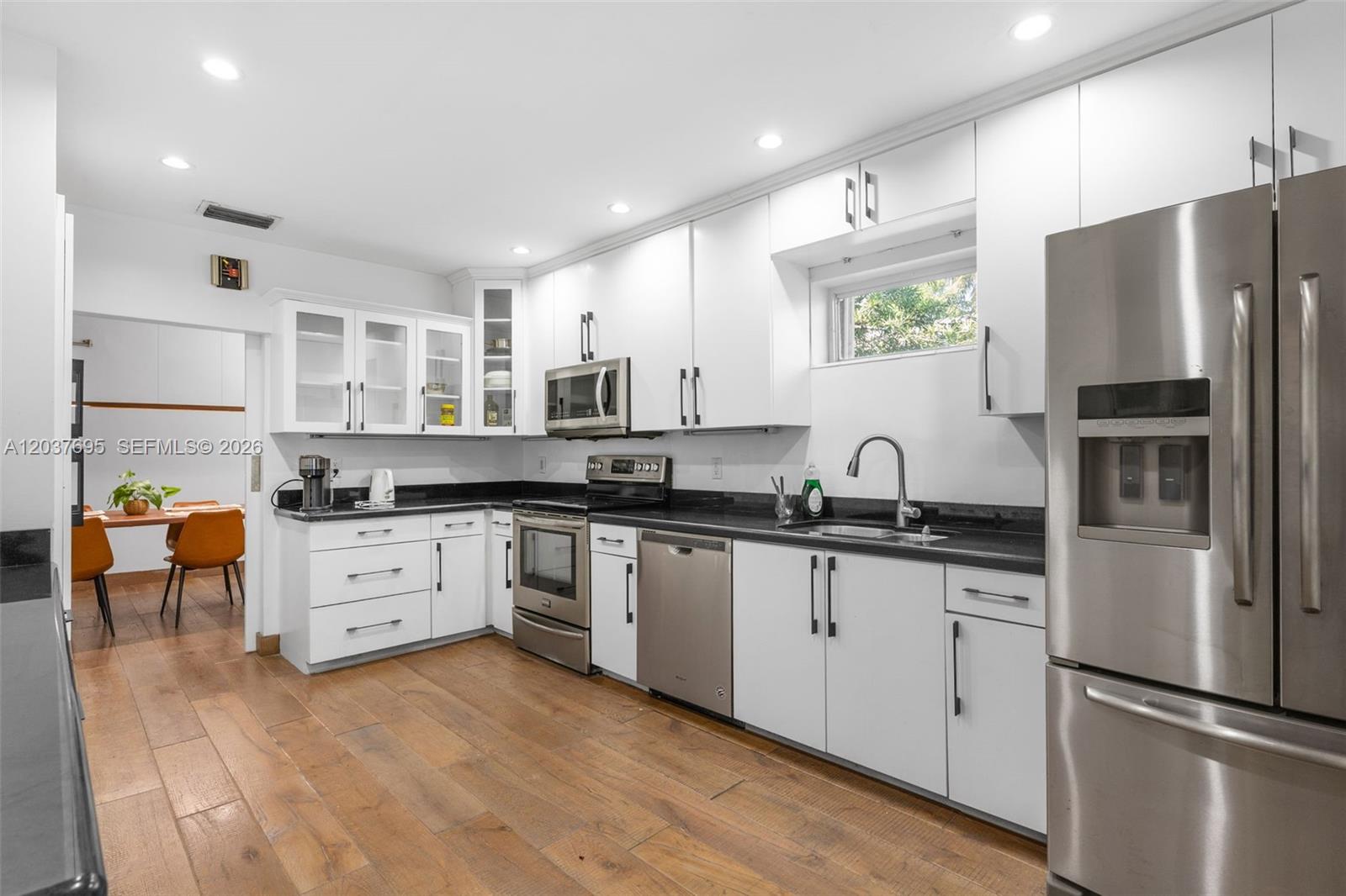 8220 Hawthorne Ave View 13