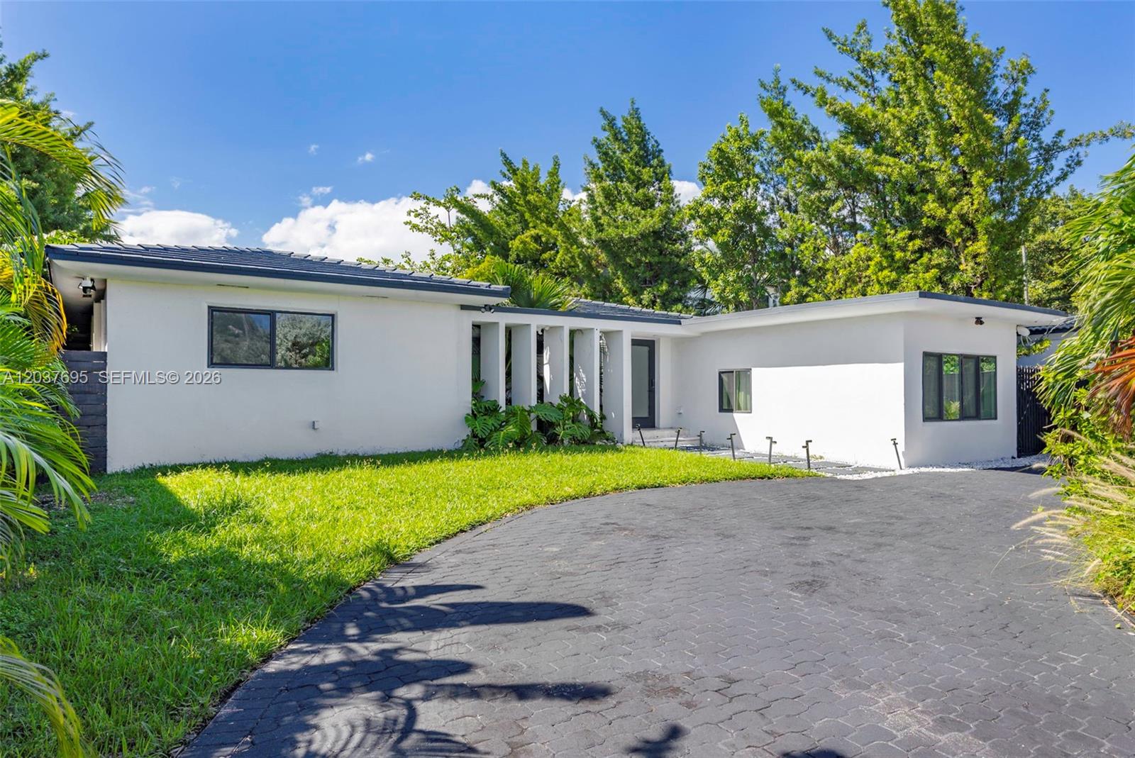 8220 Hawthorne Ave View 2