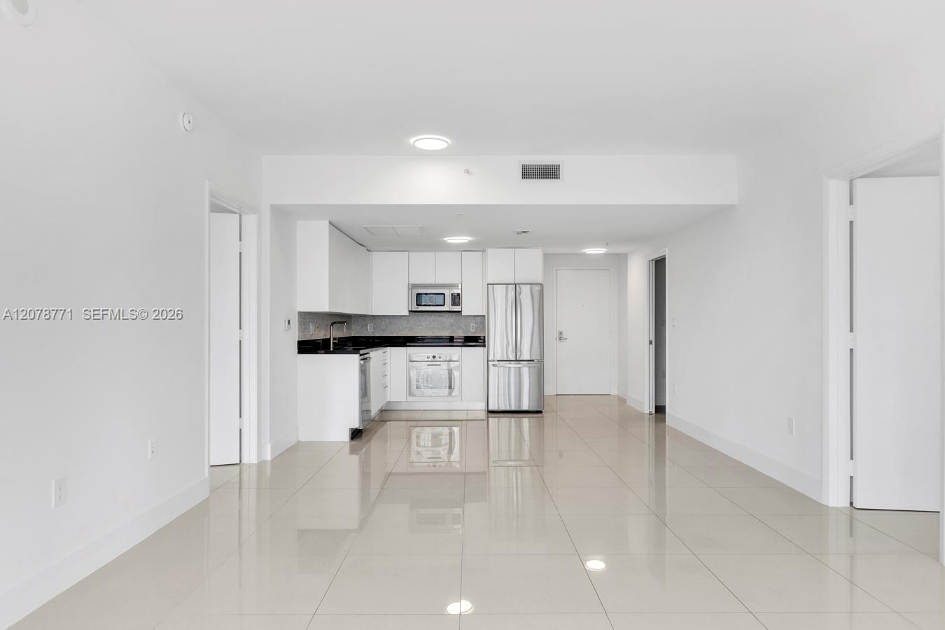 92 SW 3rd St # 1403 — Photo 3