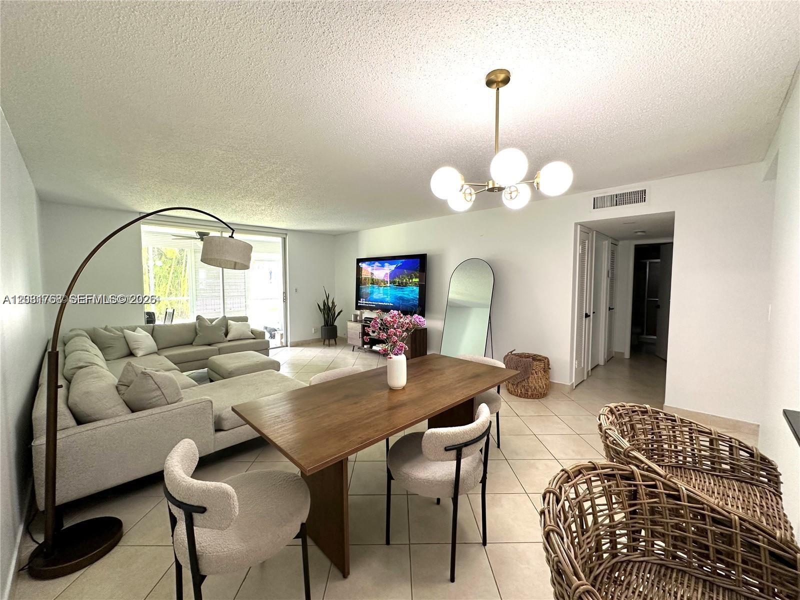 620 NE 12th Ave # 102 — Photo 3