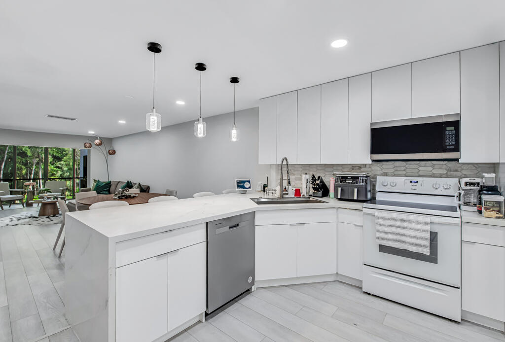 21362 Juego Circle # D, Boca Raton FL 33433