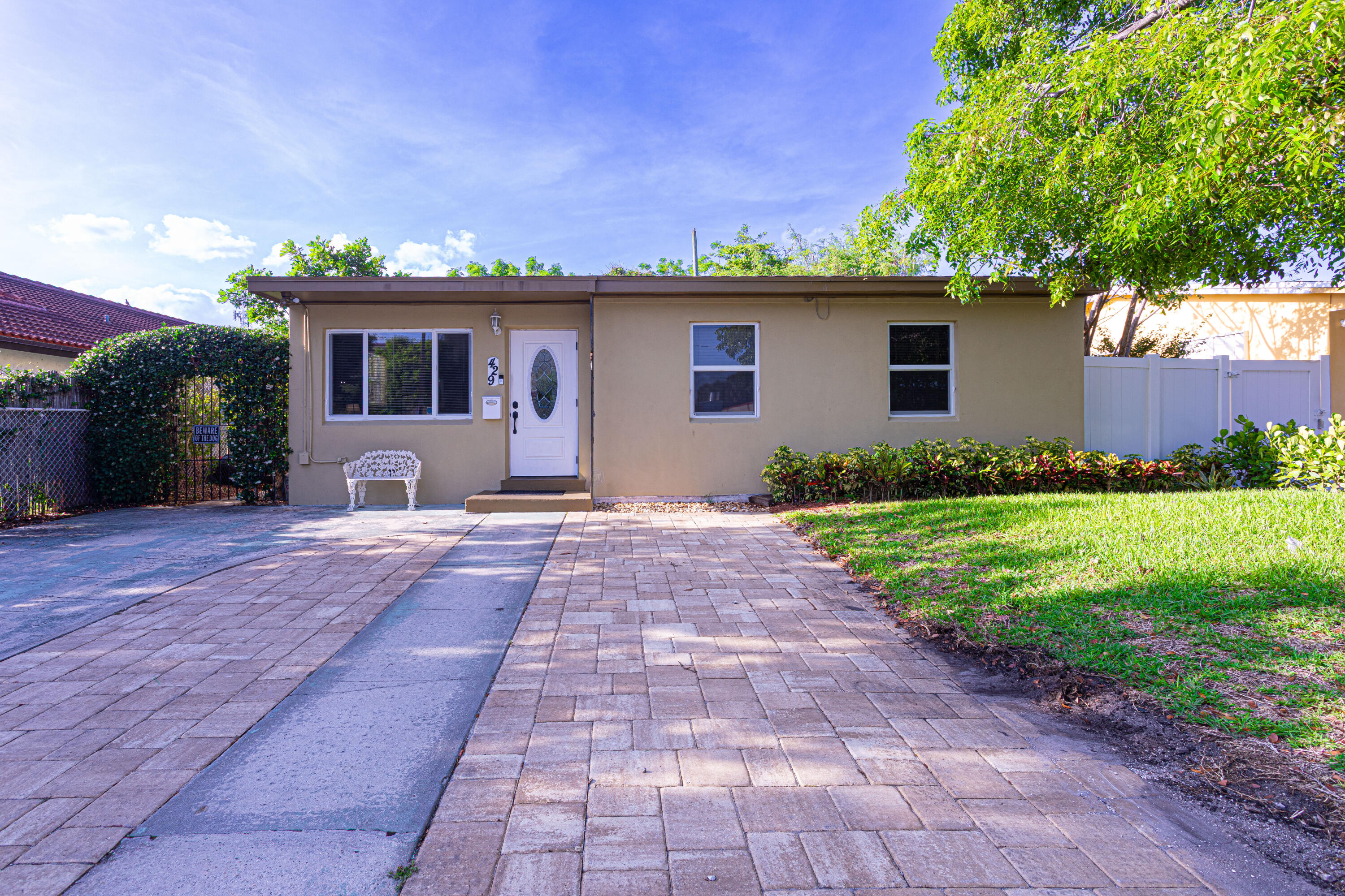429 SUMMA Street, West Palm Beach FL 33405