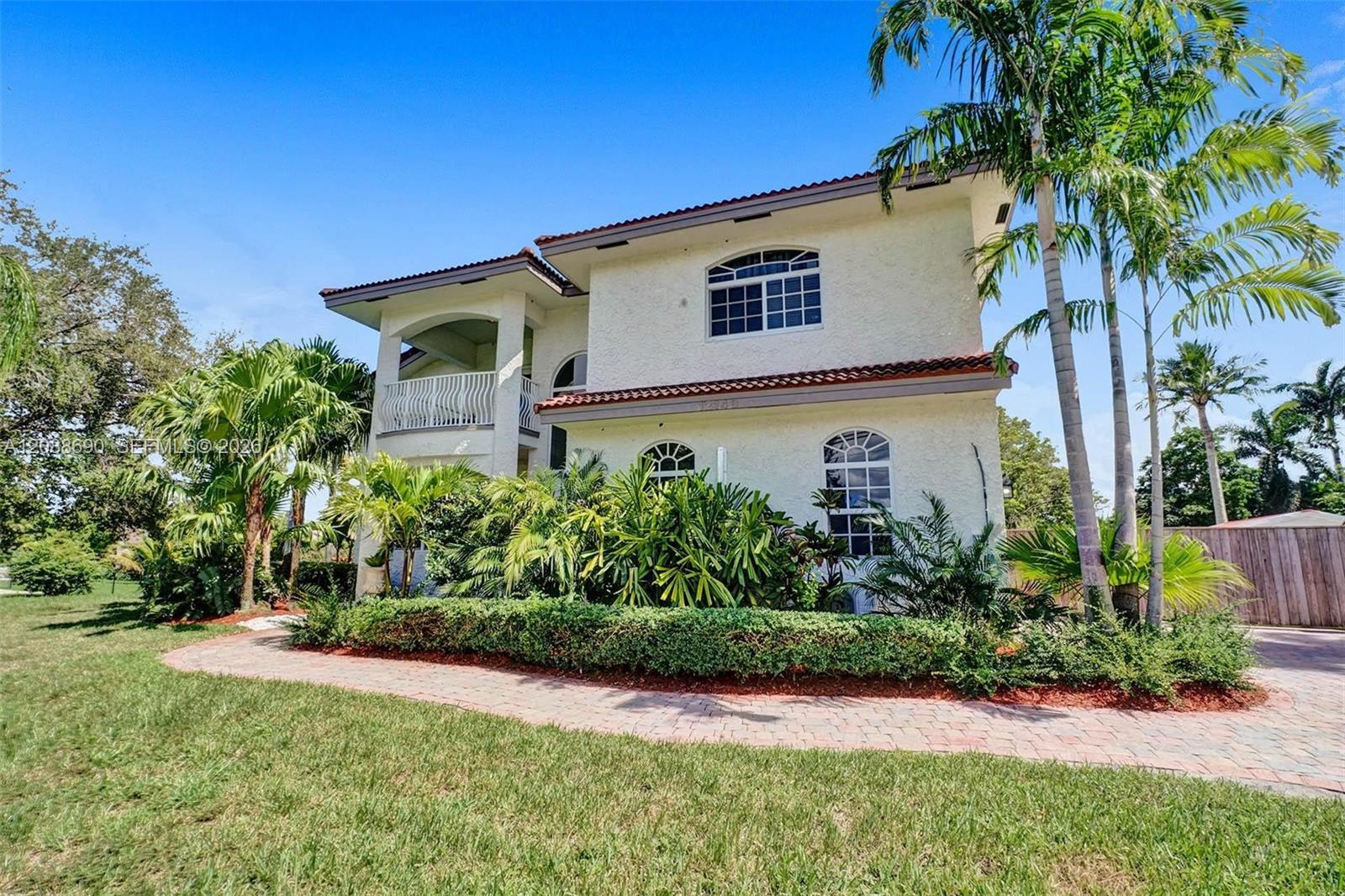 12140 SW 3rd St — Photo 3