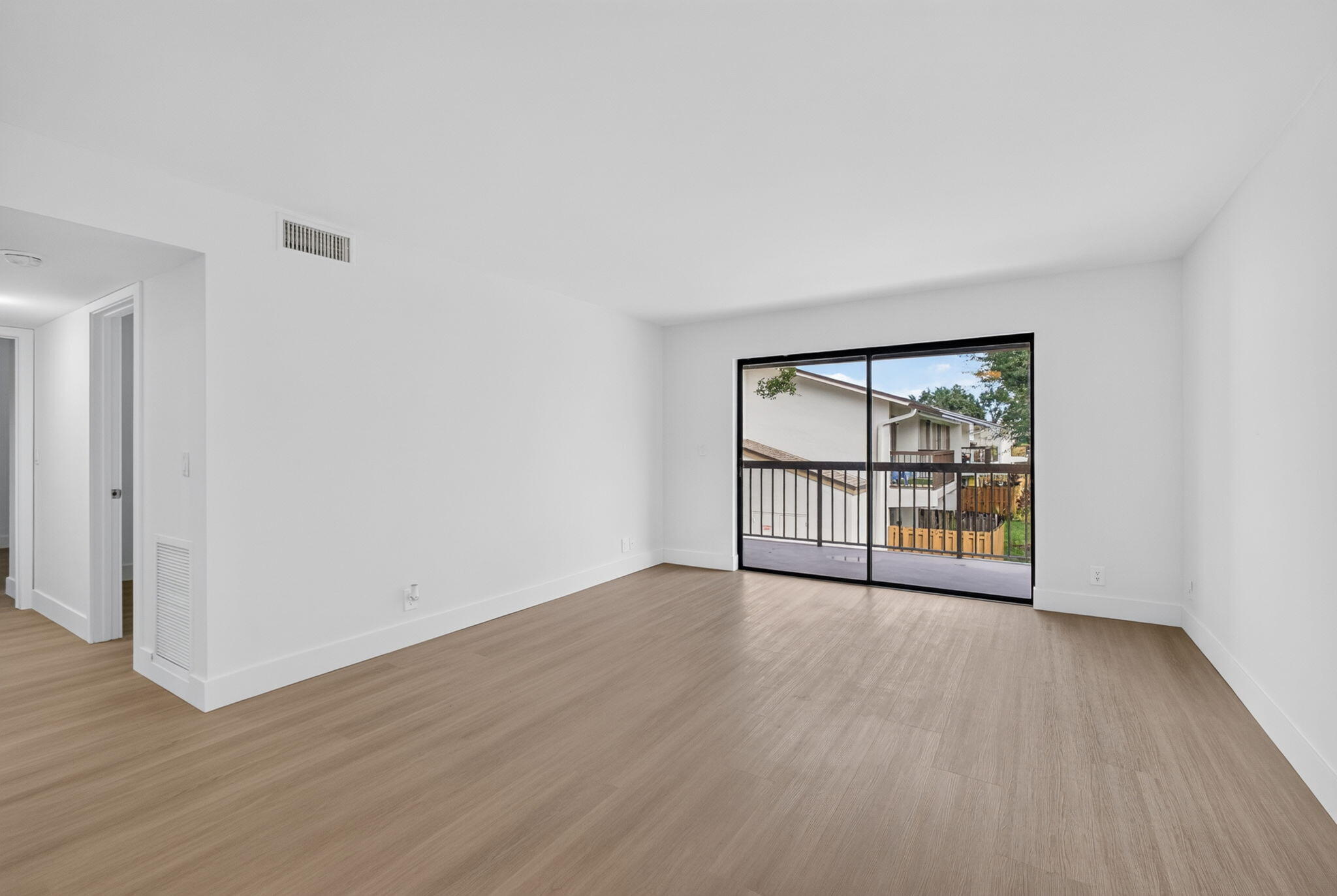 3404 Gardens E Drive # 21B — Photo 3