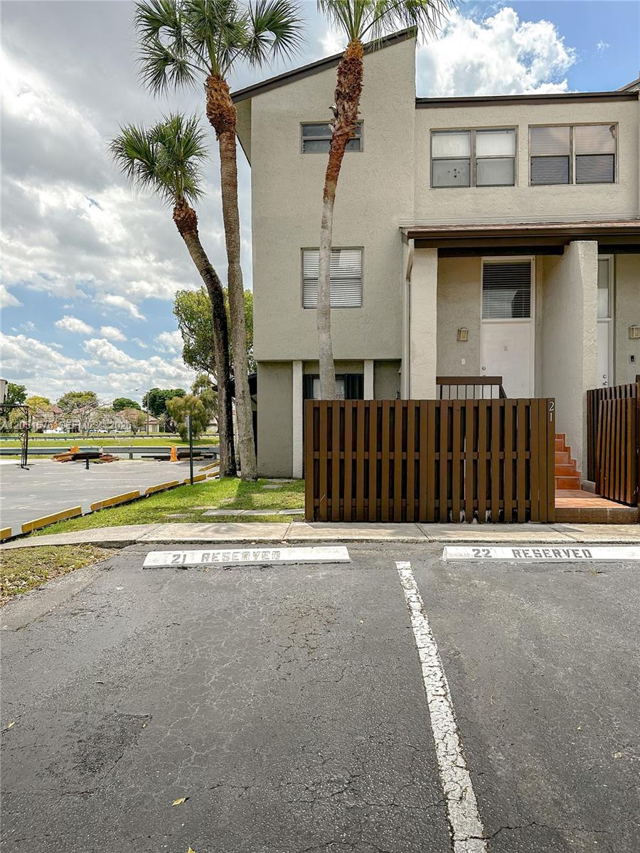 10000 NW 9th St Cir # 21 — Photo 4