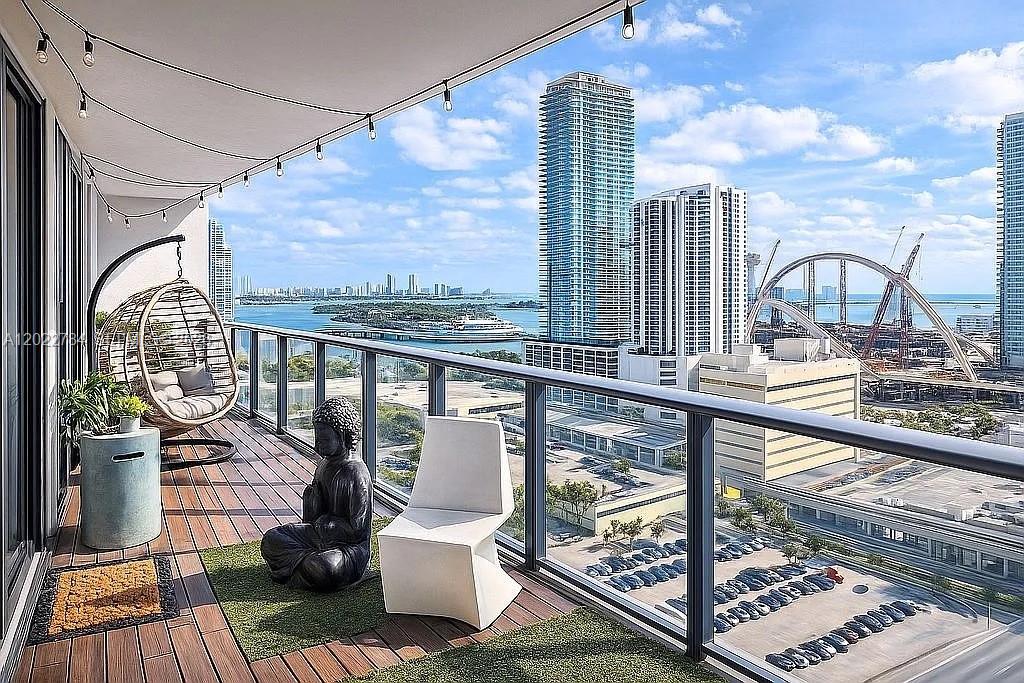 1600 NE 1st Ave # 2009, Miami FL 33132