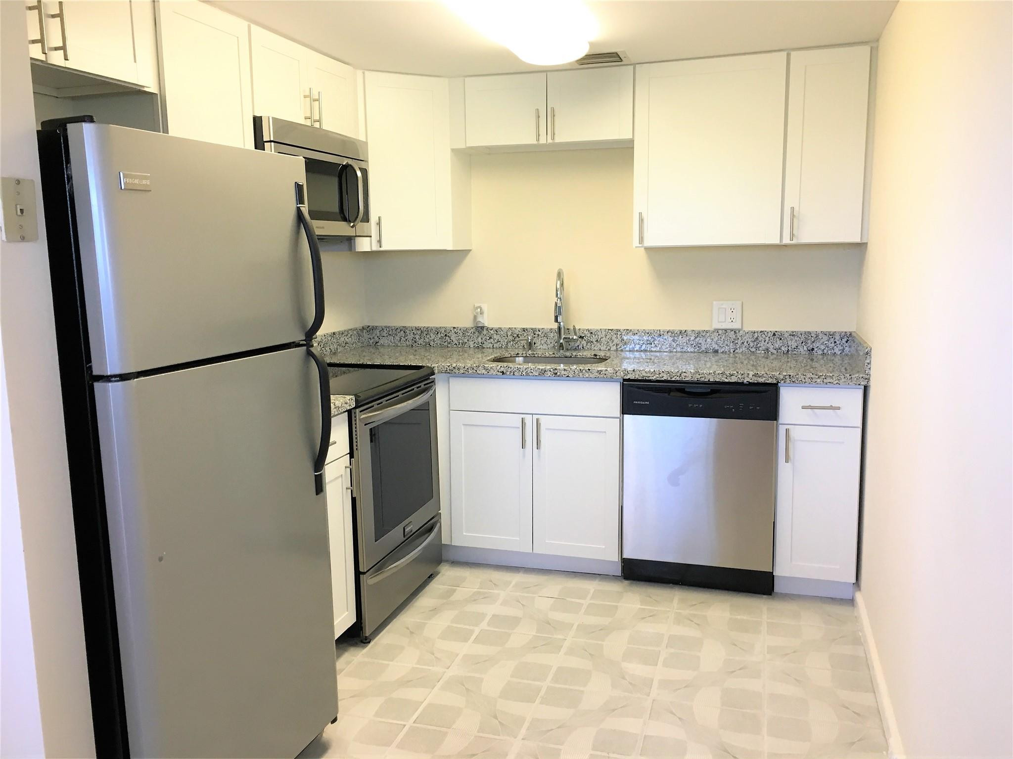 551 SW 135th Avenue # 405b — Photo 2