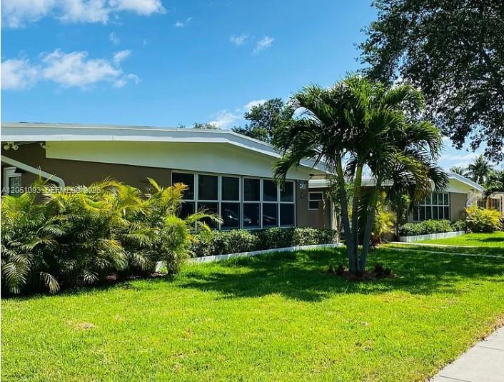 2001 NE 167th St # 1, North Miami Beach FL 33162