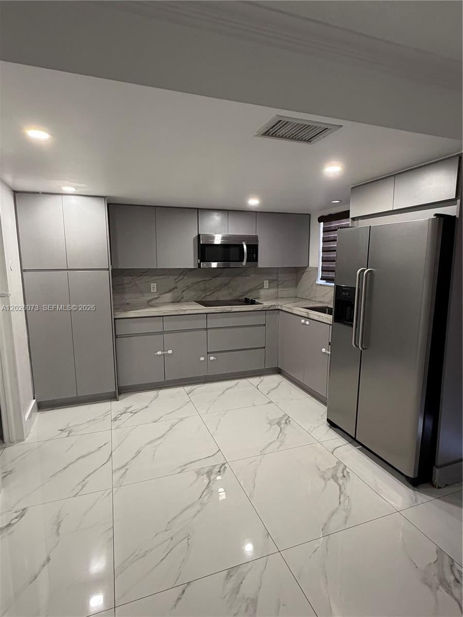 8430 NW 8th St # B11, Miami FL 33126