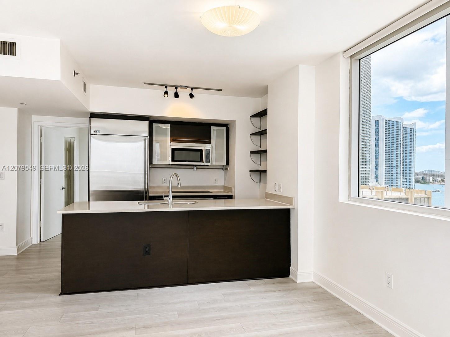 55 SE 6th St # 1510 — Photo 4