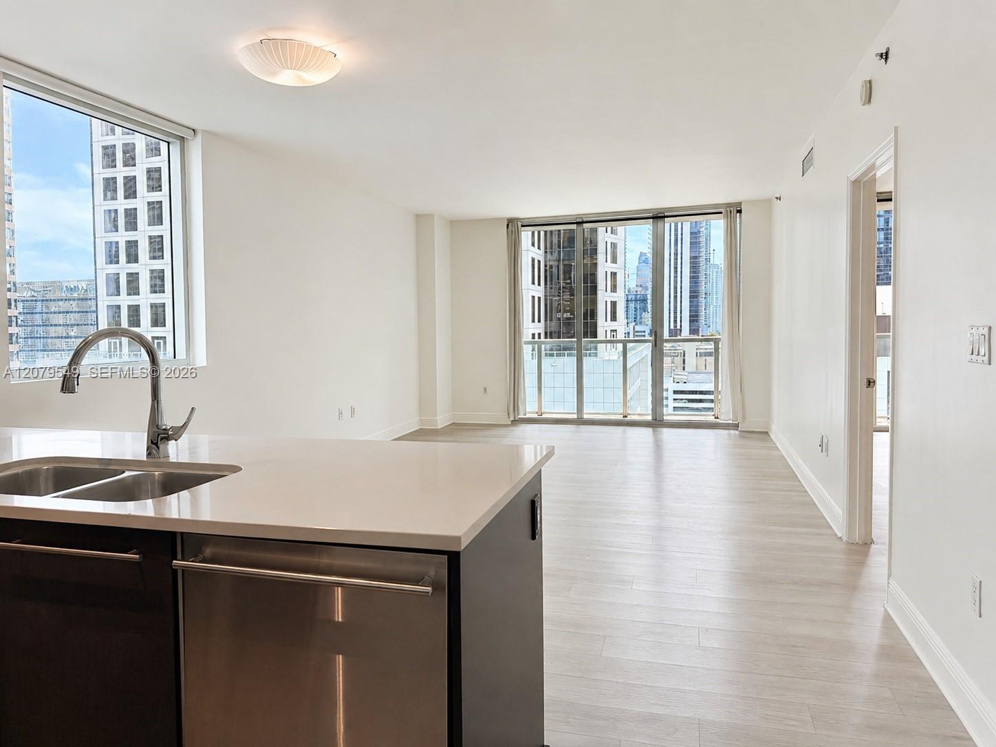 55 SE 6th St # 1510 — Photo 5