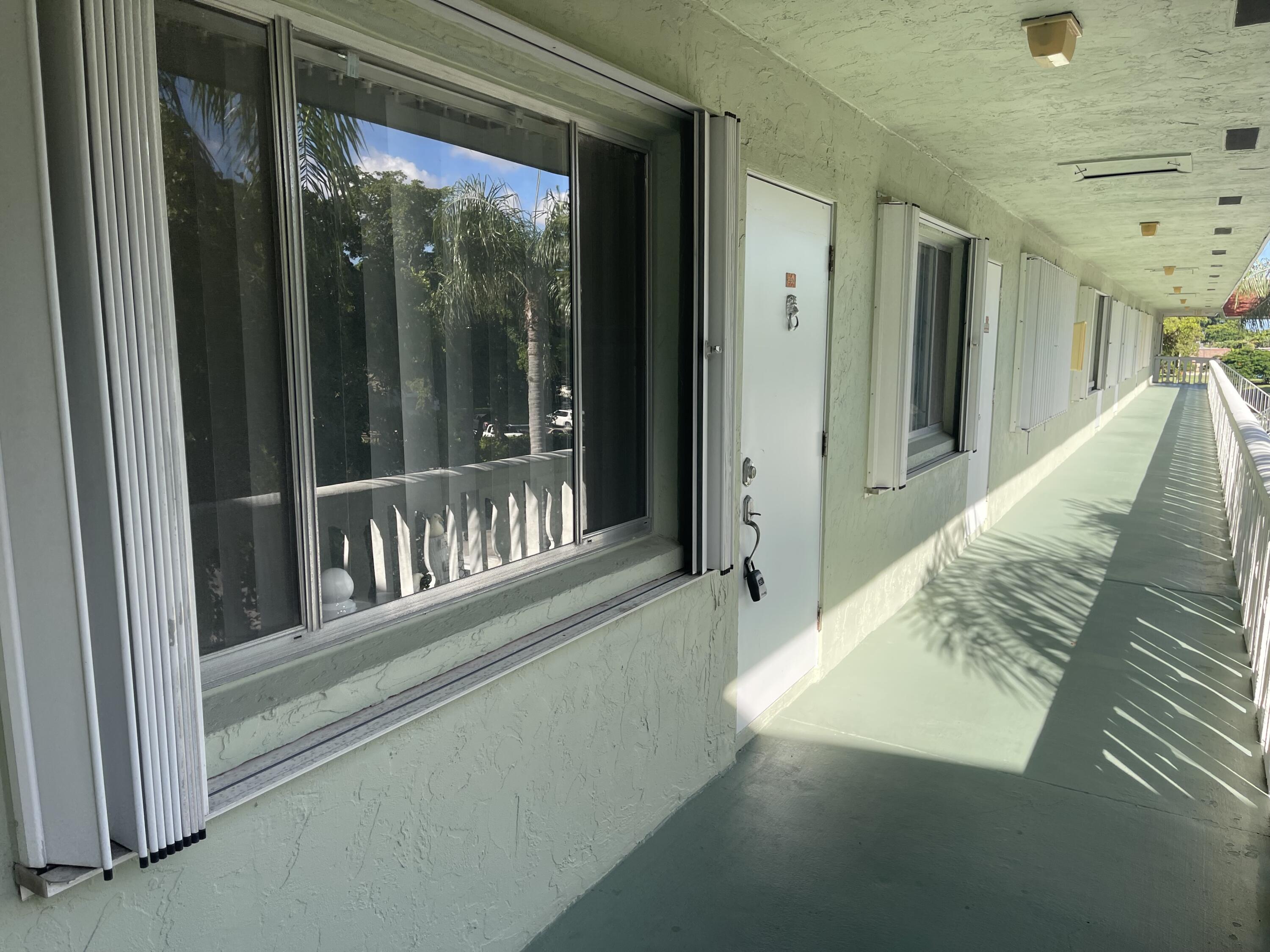 3100 Springdale Boulevard # apto — Photo 2