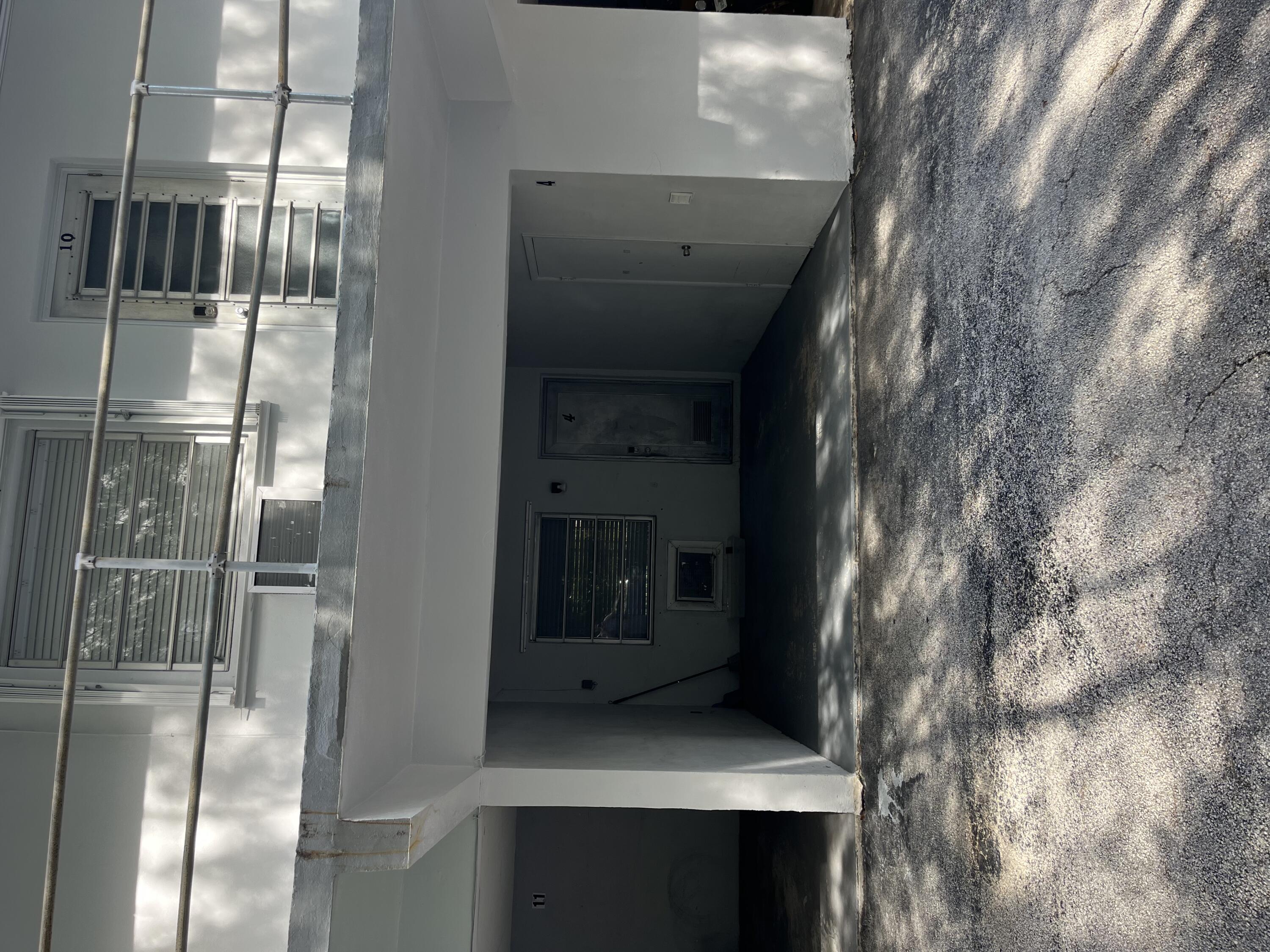 209 SE 6th Street # 4 — Photo 2