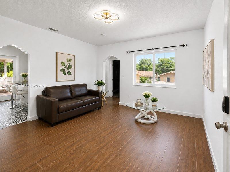 985 SW 10th St # 1 — Photo 3