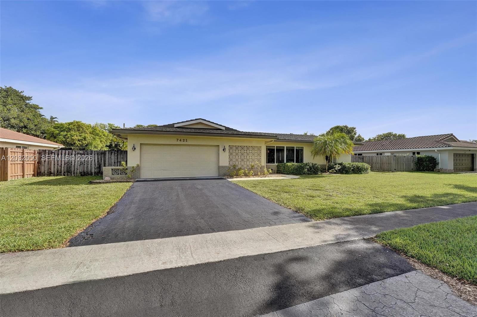 7421 NW 8th Ct, Plantation FL 33317